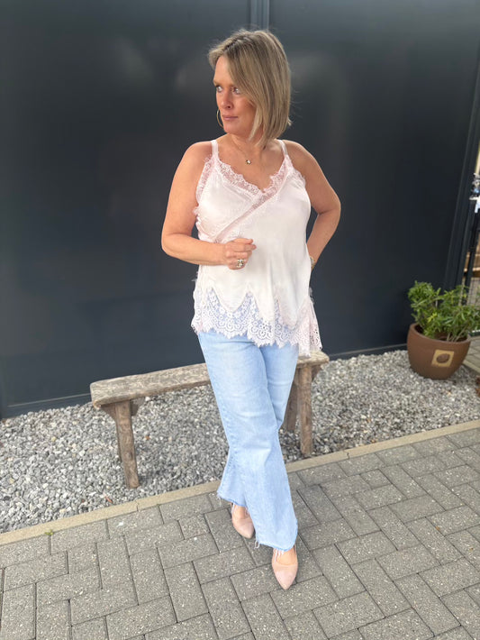 Top a symmetisch kant roze