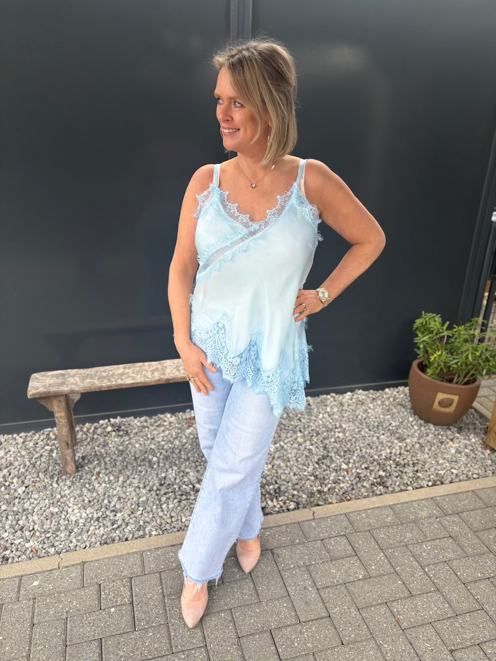 Top a symmetrisch kant pastel blauw