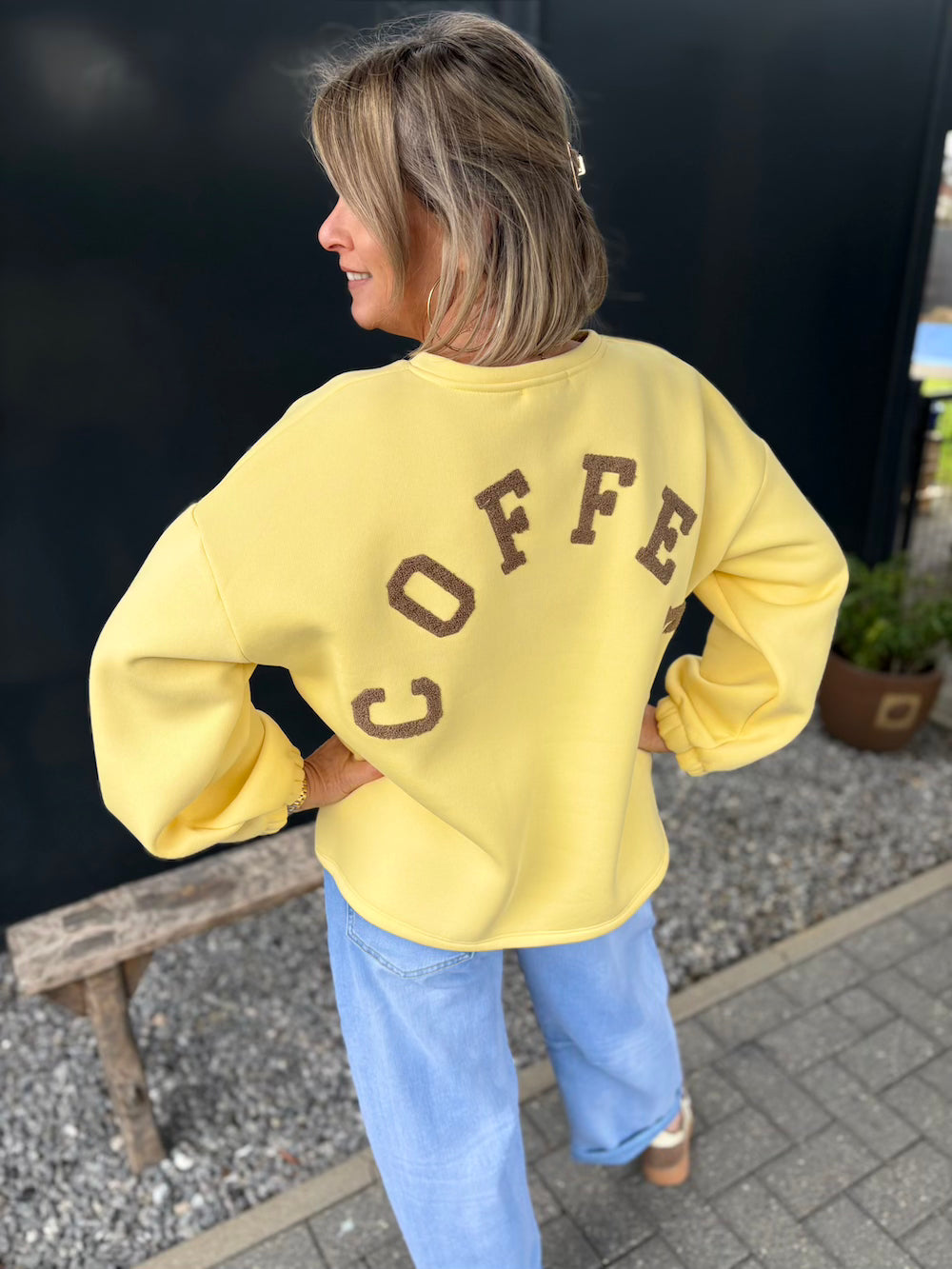 Sweater COFFEE geel