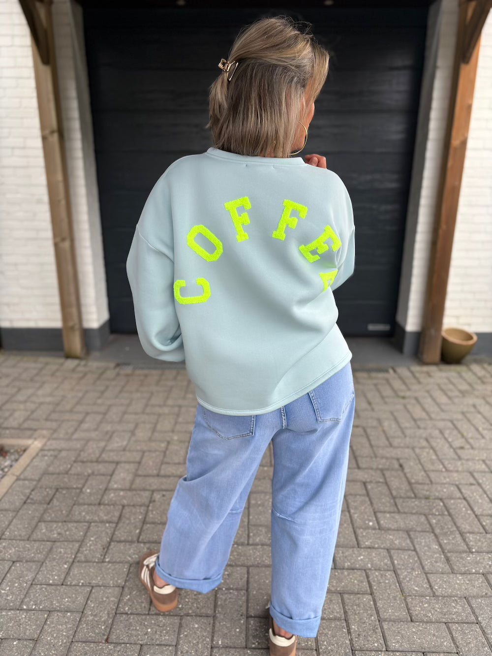 sweater coffee blauw neon