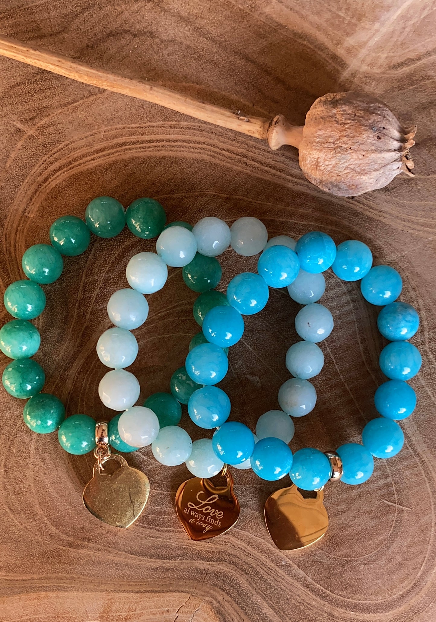 Armband glazen kraal met bedel felblauw